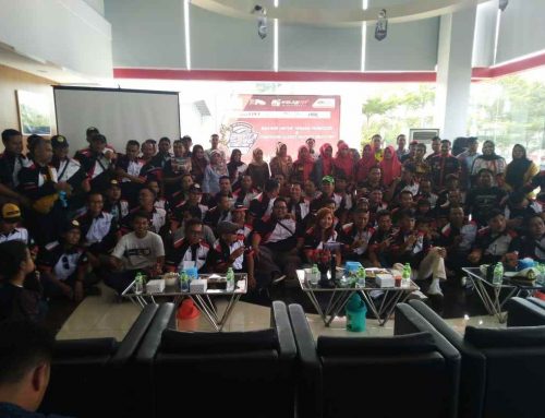 Velozity tebarkan virus teknologi hybrid Toyota & berbagi bersama siswa & tenaga didik di HUT ke-8 nya di kota Bandar Lampung